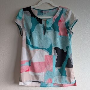 Jennifer Lopez Abstract Short Sleeve Top with Keyhole Neckline